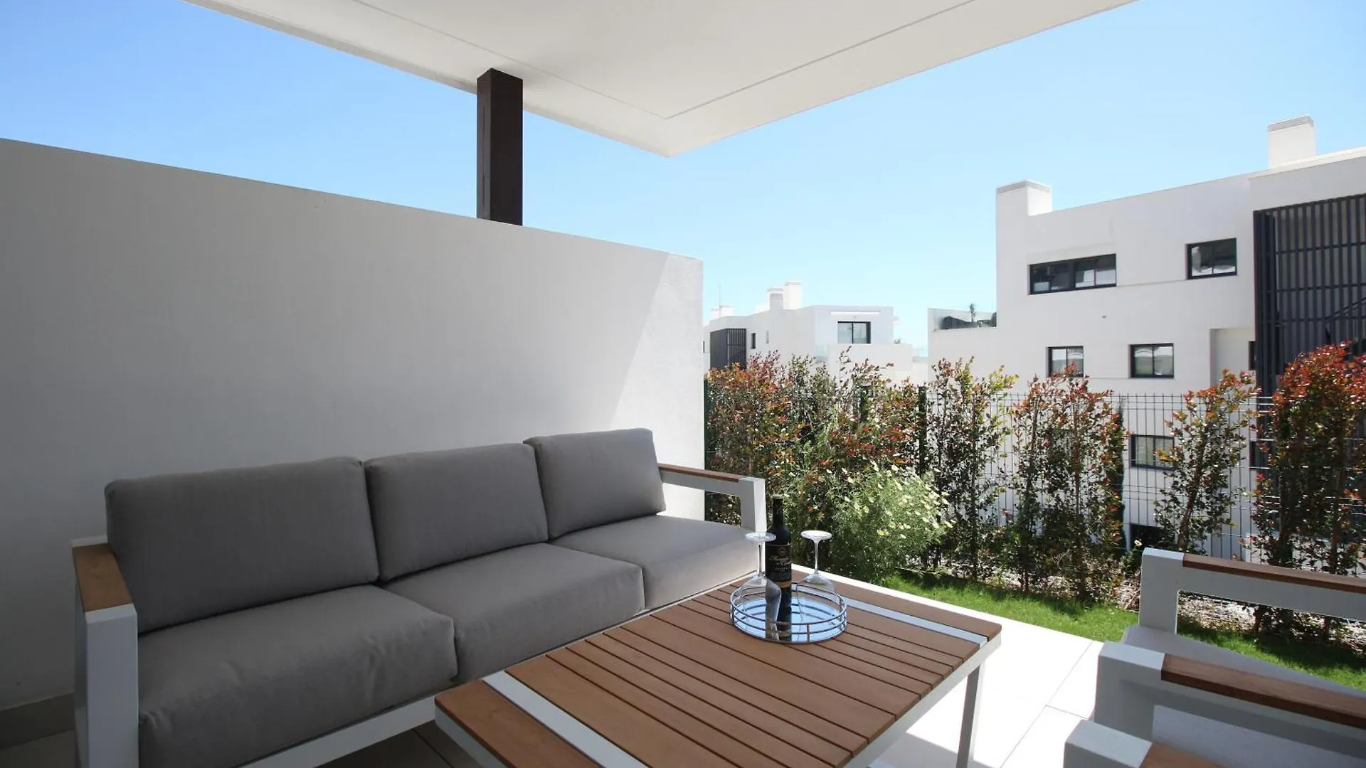 Happy Travel Lily Home Higueron 0*, Fuengirola